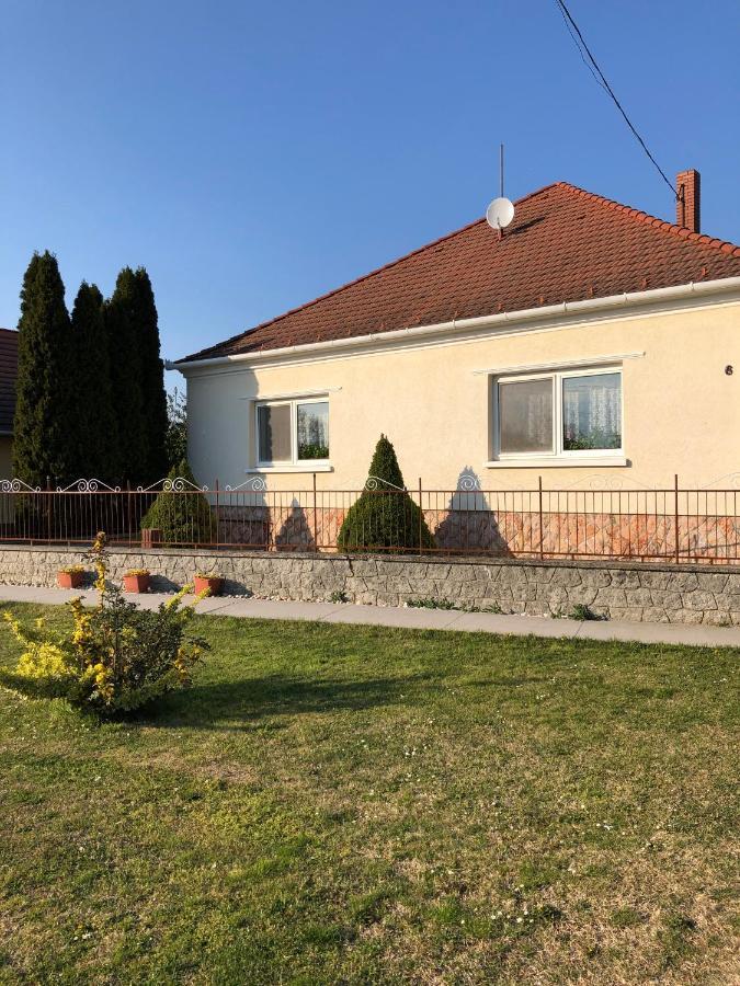 Apartament Elvira Vendeghaz *