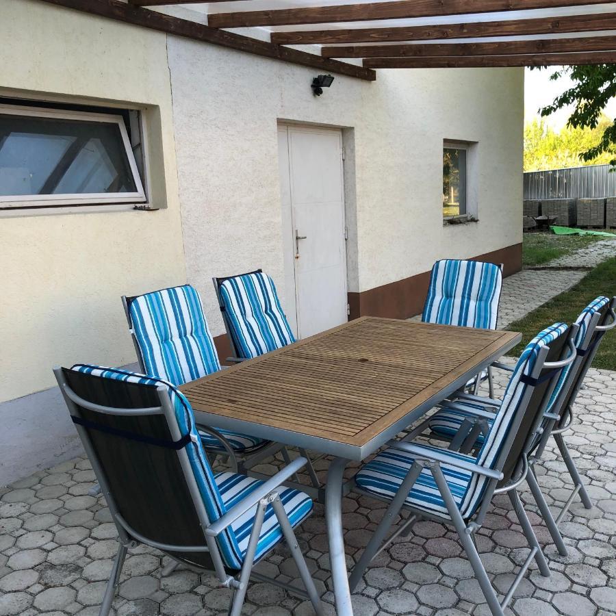 Elvira Vendeghaz Apartament Kisbodak