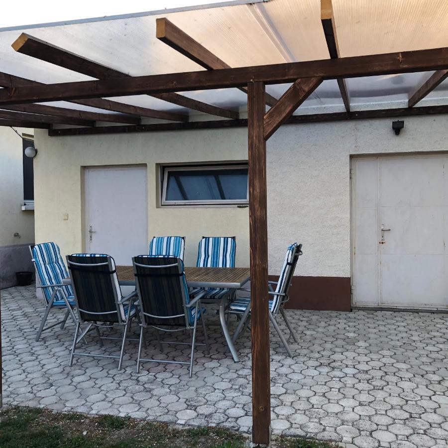 Elvira Vendeghaz Apartment Kisbodak