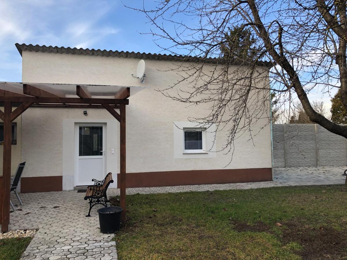 Apartament Elvira Vendeghaz *